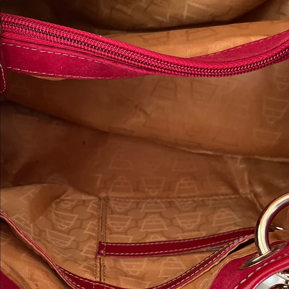 Kathy Van Zeeland Shiny Faux Leather Red Shoulder Bag - Picture 15 of 16